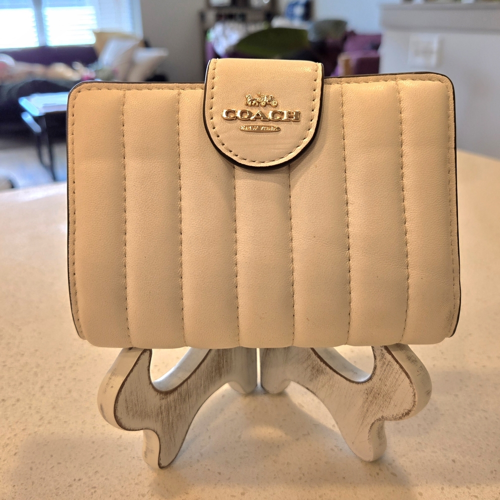 *SOLD* Coach Corner-Zip Quilted Wallet